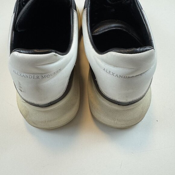 Alexander McQueen Oversized Sneaker - Picture 5 of 11